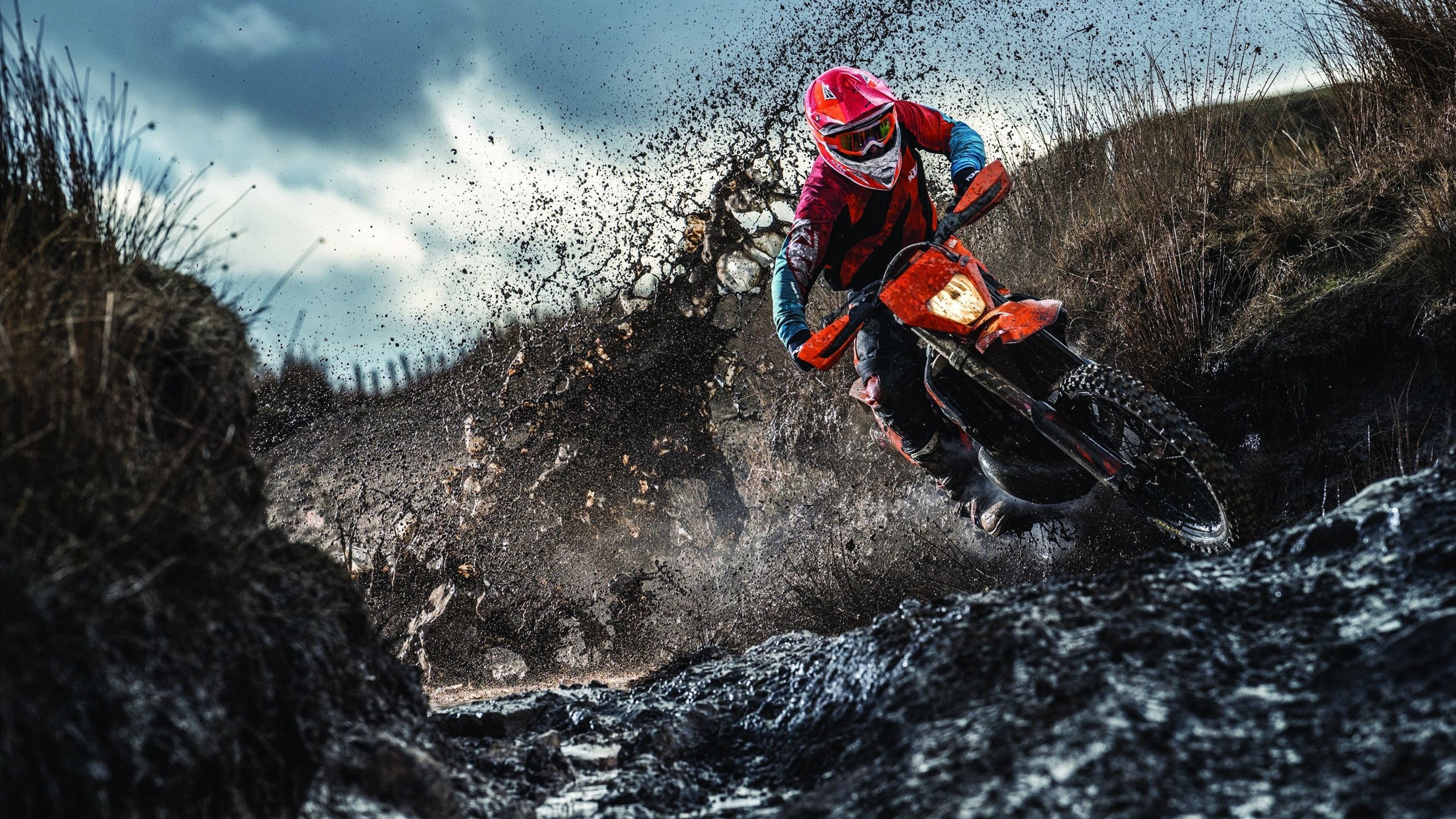 短跑新星闪耀全国田径锦标赛,破纪录夺冠引轰动